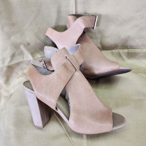 Nude Gianni Bini heels size 8